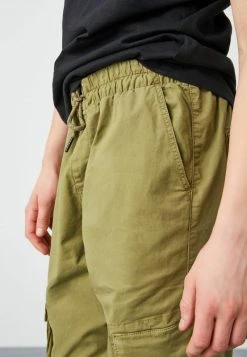 Next Cargohose - Olive Green | Kinder -Next Verkäufe 2022 01a9ccec971d42c2982244a33843d265