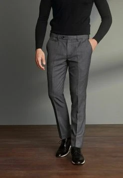 Next Herren SIGNATURE WITH MOTION FLEX WAISTBAND - Chino - Grey -Next Verkäufe 2022 0671b81fd29f4ae39cf01e25d7dd9c4c
