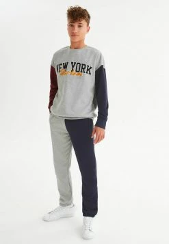 Next Kinder VARSITY - Sweatshirt - Grey