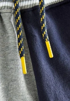 Next Kinder Jogginghose - Grey Navy Blue Varsity 7 Next Kinder Jogginghose - Grey Navy Blue Varsity -Next Verkäufe 2022 13b9593a9b4c40ccb8097f99d50c7a0a