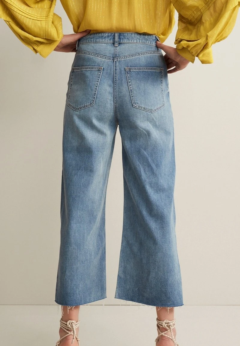 Next Damen SOFT SPLIT HEM CROPPED - Flared Jeans - Mid Blue 2 Next Damen SOFT SPLIT HEM CROPPED - Flared Jeans - Mid Blue – Bild 2