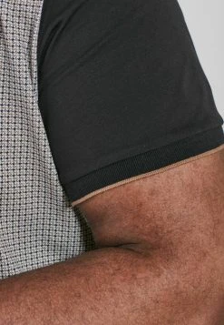 Next PLUS SIZE - Poloshirt - Black Dogtooth Print | Herren -Next Verkäufe 2022 152a6f19a9aa4c9bab171ab96376c16e