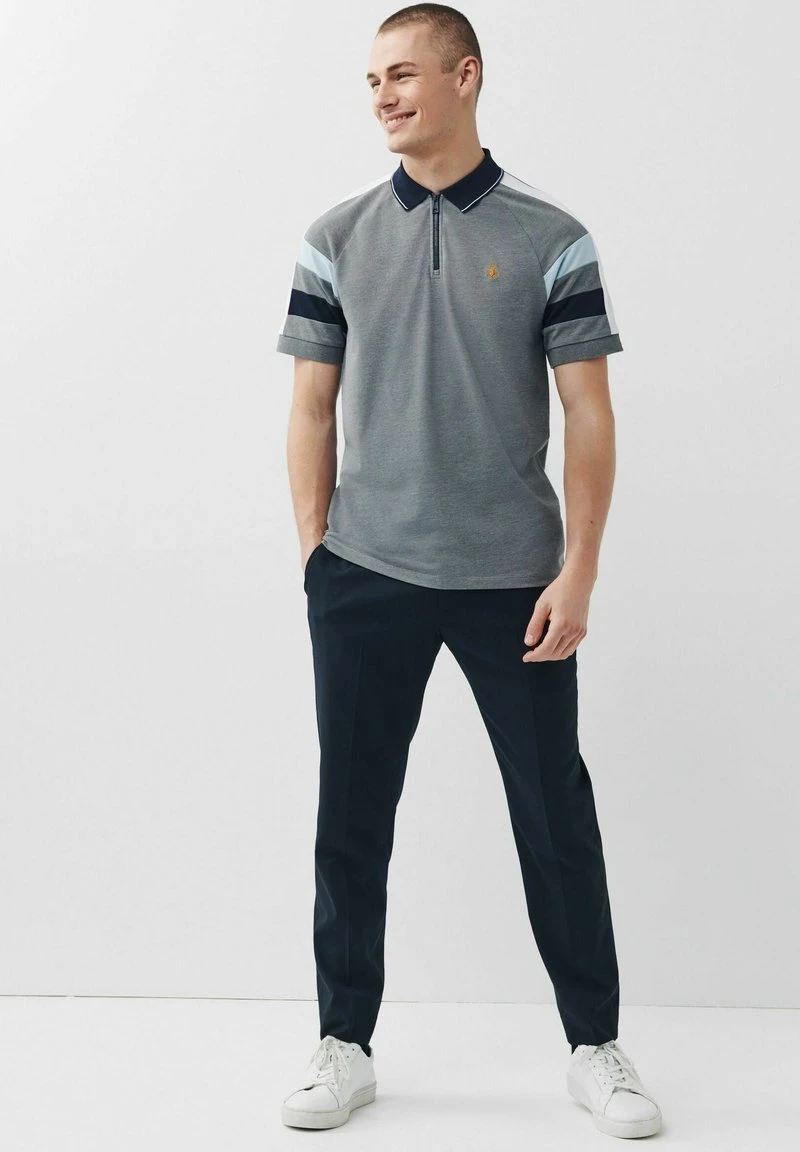 Next Herren RAGLAN - Poloshirt - Grey White 2 Next Herren RAGLAN - Poloshirt - Grey White – Bild 2