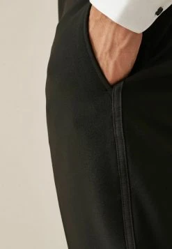 Next Herren TUXEDO - Anzughose - Black 9 Next Herren TUXEDO - Anzughose - Black -Next Verkäufe 2022 172af72c0a0340ad94ad1d212afc27cd