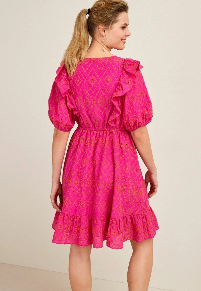 Next Damen BRODERIE RUFFLE - Freizeitkleid - Bright Pink 2 Next Damen BRODERIE RUFFLE - Freizeitkleid - Bright Pink – Bild 2