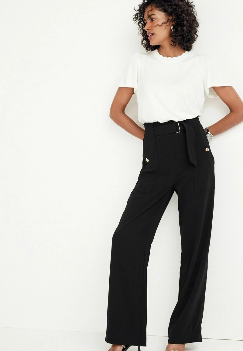 Next Damen SCALLOP SHORT SLEEVE - T-Shirt Basic - Off-white 1 Next Damen SCALLOP SHORT SLEEVE - T-Shirt Basic - Off-white