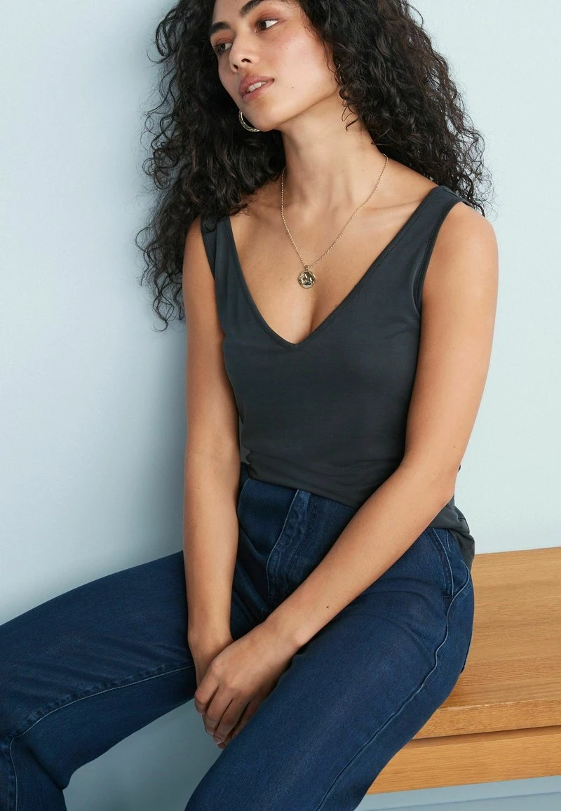 Next PREMIUM V NECK SLEEVELESS - Top - Black | Damen 4 Next PREMIUM V NECK SLEEVELESS - Top - Black | Damen – Bild 4