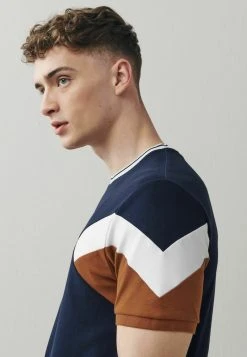 Next Herren BLOCKED - T-Shirt Print - Navy Blue Tan Brown -Next Verkäufe 2022 37bf3a57a4df4bc48968e57a17c975c2