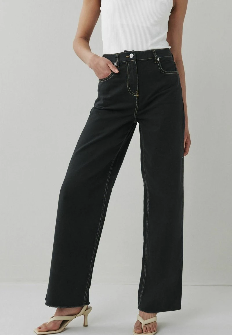 Next Damen Flared Jeans - Black 1 Next Damen Flared Jeans - Black