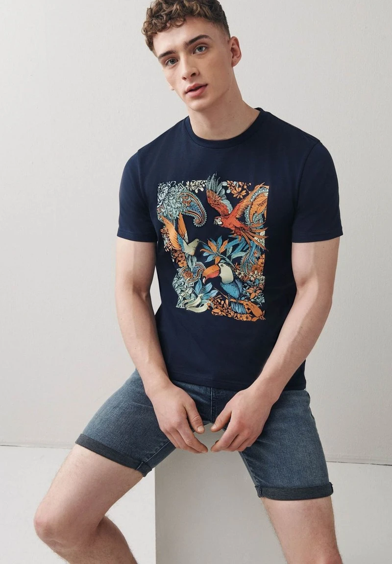 Next GRAPHIC - T-Shirt Print - Navy Blue Floral | Herren 4 Next GRAPHIC - T-Shirt Print - Navy Blue Floral | Herren – Bild 4