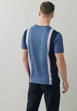 Next Herren BLOCKED - T-Shirt Print - Denim Blue Purple 7 Next Herren BLOCKED - T-Shirt Print - Denim Blue Purple -Next Verkäufe 2022 622a30b1535a4614a05abf0d39321a38