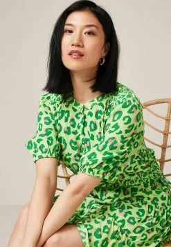 Next Damen TIERED - Freizeitkleid - Green Animal -Next Verkäufe 2022 647d3f0128b04ad08fb56bc814f04668