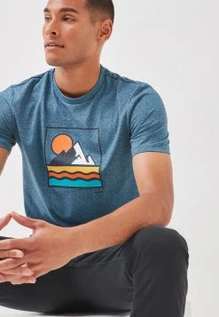 Next MOUNTAIN GRAPHIC - T-Shirt Print - Blue | Herren 6 Next MOUNTAIN GRAPHIC - T-Shirt Print - Blue | Herren -Next Verkäufe 2022 6aa68bdc977543b19e11865ddd5aee3b