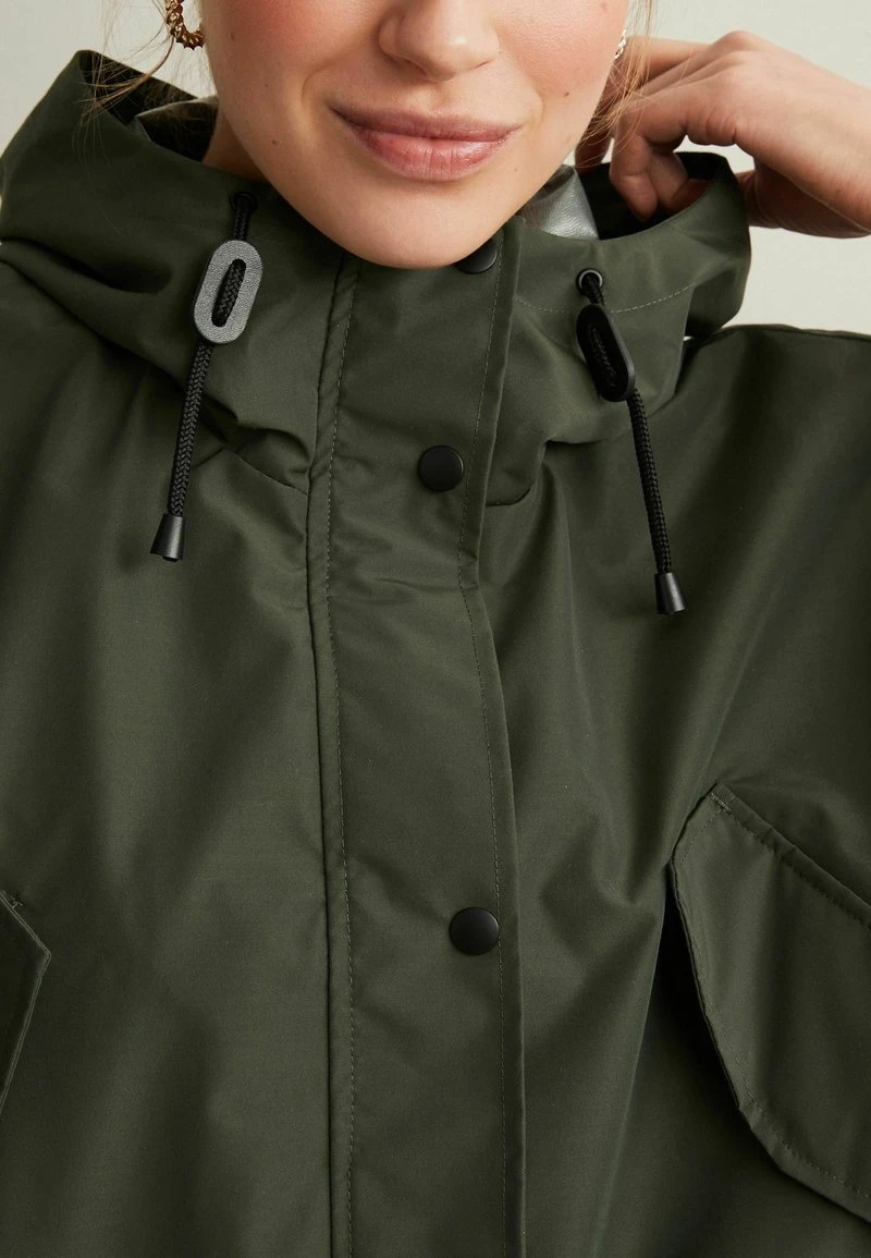 Next Damen SAVANNAH MILLER FRONT - Regenjacke / Wasserabweisende Jacke - Khaki Green 4 Next Damen SAVANNAH MILLER FRONT - Regenjacke / Wasserabweisende Jacke - Khaki Green – Bild 4
