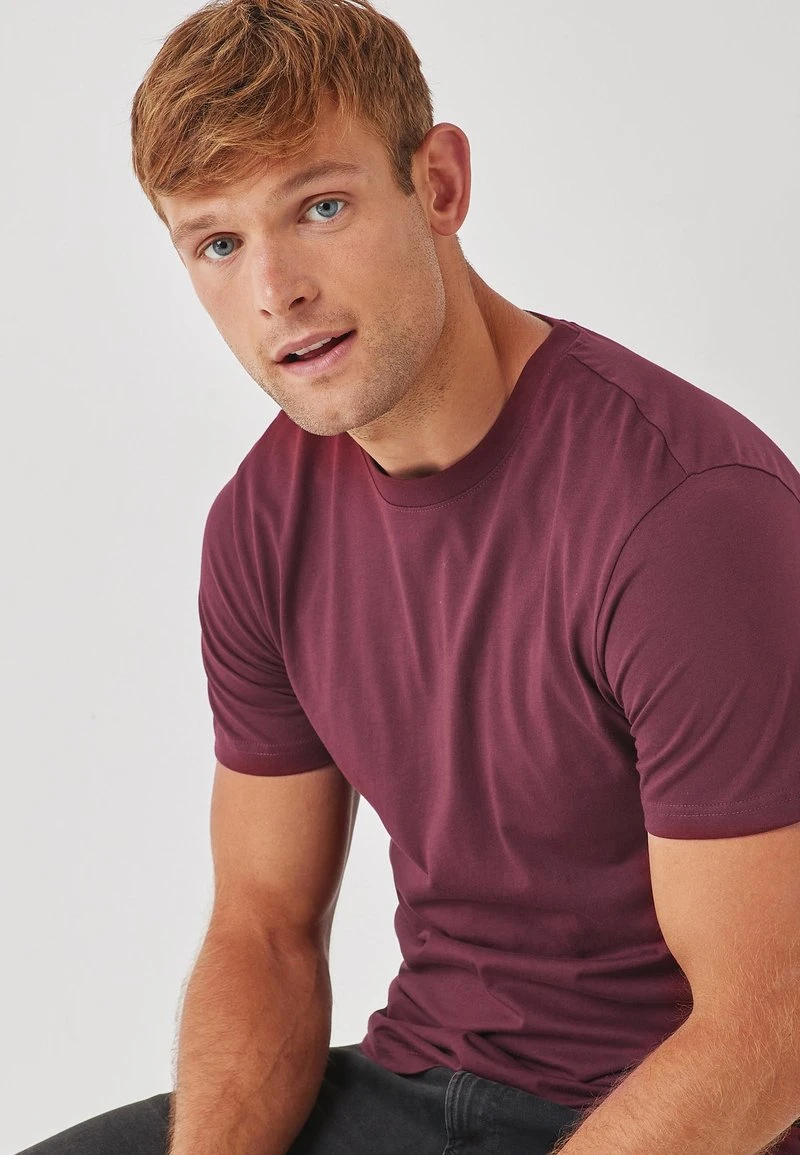 Next T-Shirt Basic - Red | Herren 3 Next T-Shirt Basic - Red | Herren – Bild 3