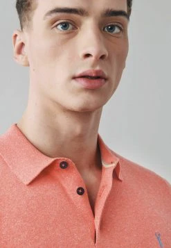 Next Herren Poloshirt - Coral Pink -Next Verkäufe 2022 7f7fb1aa926f4d158e2e390290ee5fe0
