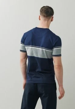 Next BLOCKED - T-Shirt Print - Navy Blue Textured | Herren -Next Verkäufe 2022 8bab859aab054fb3a038f370ba81619c