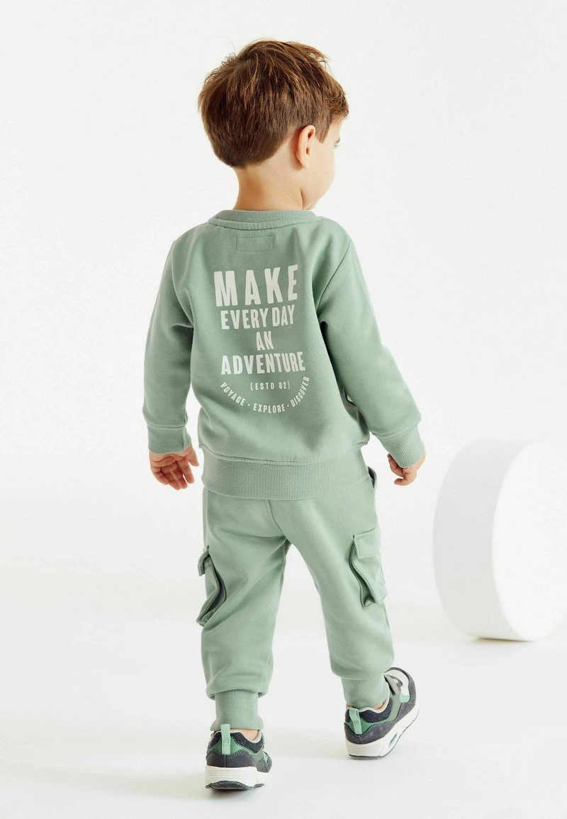 Next Kinder SET - Trainingsanzug - Green 2 Next Kinder SET - Trainingsanzug - Green – Bild 2