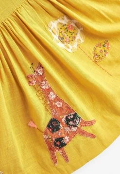 Next CHARACTER APPLIQUE - Freizeitkleid - Ochre Yellow Giraffe | Kinder -Next Verkäufe 2022 91942e96935e4e5d80b28b35f062b0ab