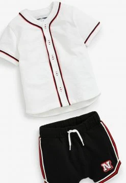 Kinder NEXT BASEBALL SHORT SLEEVE T-SHIRT AND SHORT SET (3MTHS-7YRS) - Shorts - White -Next Verkäufe 2022 93fb2243720742fb8a385485adf2b5f8