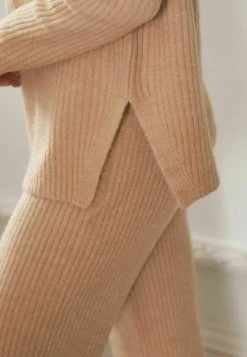 Next Damen SAVANNAH MILLER - Strickpullover - Offwhite 7 Next Damen SAVANNAH MILLER - Strickpullover - Offwhite -Next Verkäufe 2022 96f628ebf53b4f209dcad9f64f5eb8ce