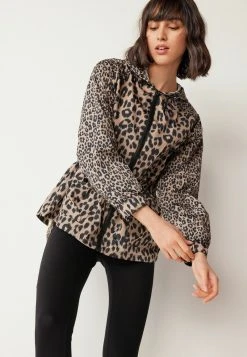 Next Damen Regenjacke / Wasserabweisende Jacke - Animal Print 6 Next Damen Regenjacke / Wasserabweisende Jacke - Animal Print -Next Verkäufe 2022 a4e30897614d42c5befa3f316cd9a6a5