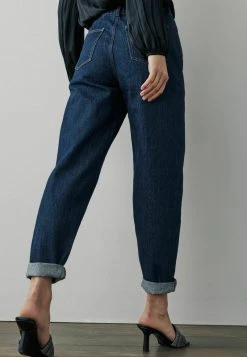 Next Damen Jeans Tapered Fit - Dark Blue Denim -Next Verkäufe 2022 ac8a8a229d7d4c8481d39c1471282f6c