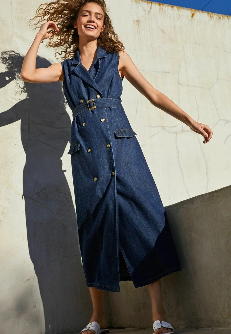 Next Damen SLEEVELESS BELTED - Jeanskleid - Rinse Blue 2 Next Damen SLEEVELESS BELTED - Jeanskleid - Rinse Blue – Bild 2