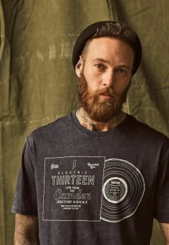 Next Herren GRAPHIC - T-Shirt Print - Multi Coloured -Next Verkäufe 2022 adfe26139e3c4dda9624960433ff0c34