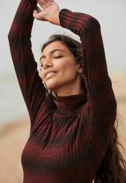 Next Damen Strandaccessoire - Berry -Next Verkäufe 2022 afbf2e98af9e40d0a0ad781a40f9ab5a