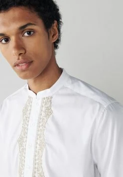 Next Herren EMBROIDERED REGULAR LENGTH KURTA - Hemd - White -Next Verkäufe 2022 b15f8facac0f4fffadf843927f6e7501