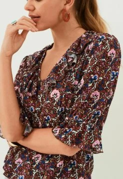 Next Damen SAVANNAH MILLER LONG SLEEVE - Bluse - Berry Red Floral 7 Next Damen SAVANNAH MILLER LONG SLEEVE - Bluse - Berry Red Floral -Next Verkäufe 2022 b1d1d99b750d49d6b73438a704d3c406