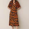 Next Damen FLUTTER SLEEVE MIDI - Freizeitkleid - Orange Animal Print