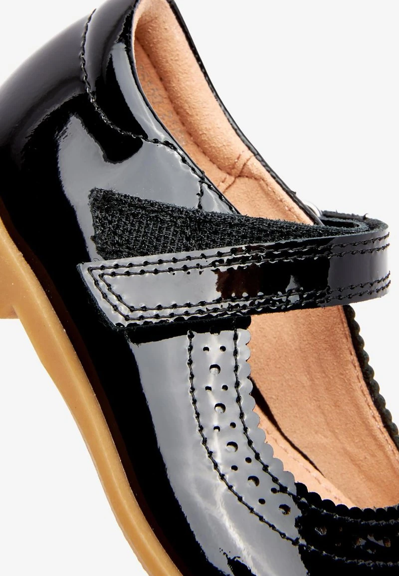 Next MARY JANE - Riemchenballerina - Black | Kinder 4 Next MARY JANE - Riemchenballerina - Black | Kinder – Bild 4