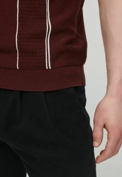 Next Herren KNITTED - T-Shirt Print - Burgundy Red -Next Verkäufe 2022 b4e0bdc1d14d40c582f364eaeb2f986a