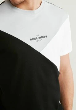 Next BLOCKED - T-Shirt Print - Black Grey Mono | Herren -Next Verkäufe 2022 bc0f85c97b60408992fd9211519fbf17