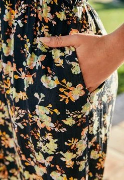 Next Damen SHIRRED BANDEAU - Jumpsuit - Black Ditsy -Next Verkäufe 2022 bfb7b29c5692479bbd2df7a52312a7e7