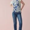 Next Damen BUBBLEHEM RAGLAN - T-Shirt Print - Cream Blue Paisley Print