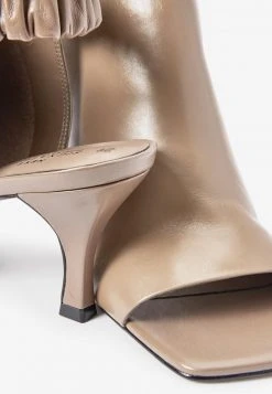 Next Damen Riemensandalette - Taupe -Next Verkäufe 2022 d45cbebcc7404a1da657e4652dcdd4bc