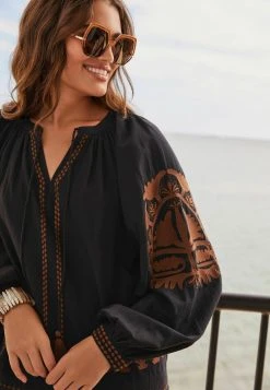 Next Damen TASSEL NECK DETAIL KAFTAN - Bluse - Black And Tan 8 Next Damen TASSEL NECK DETAIL KAFTAN - Bluse - Black And Tan -Next Verkäufe 2022 d7c66a7a46f247b9ba11b1992f18c696