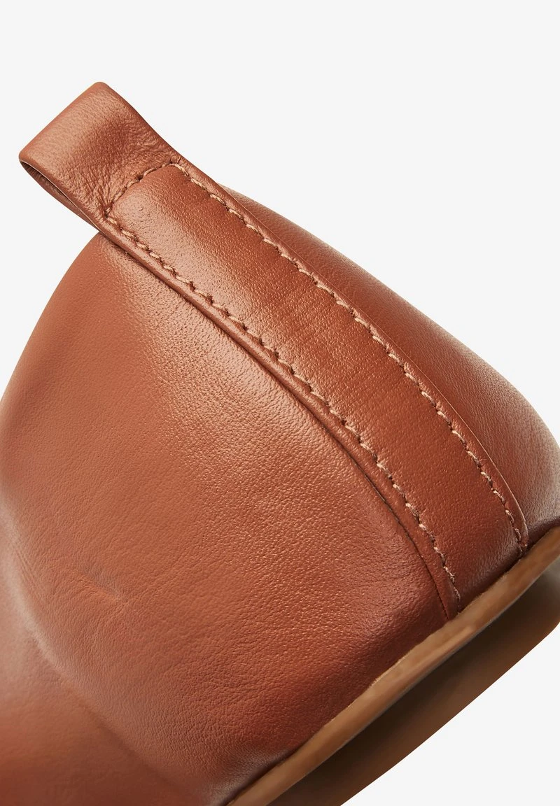 Next Damen SIGNATURE FOREVER COMFORT® - Klassischer Ballerina - Tan 4 Next Damen SIGNATURE FOREVER COMFORT® - Klassischer Ballerina - Tan – Bild 4