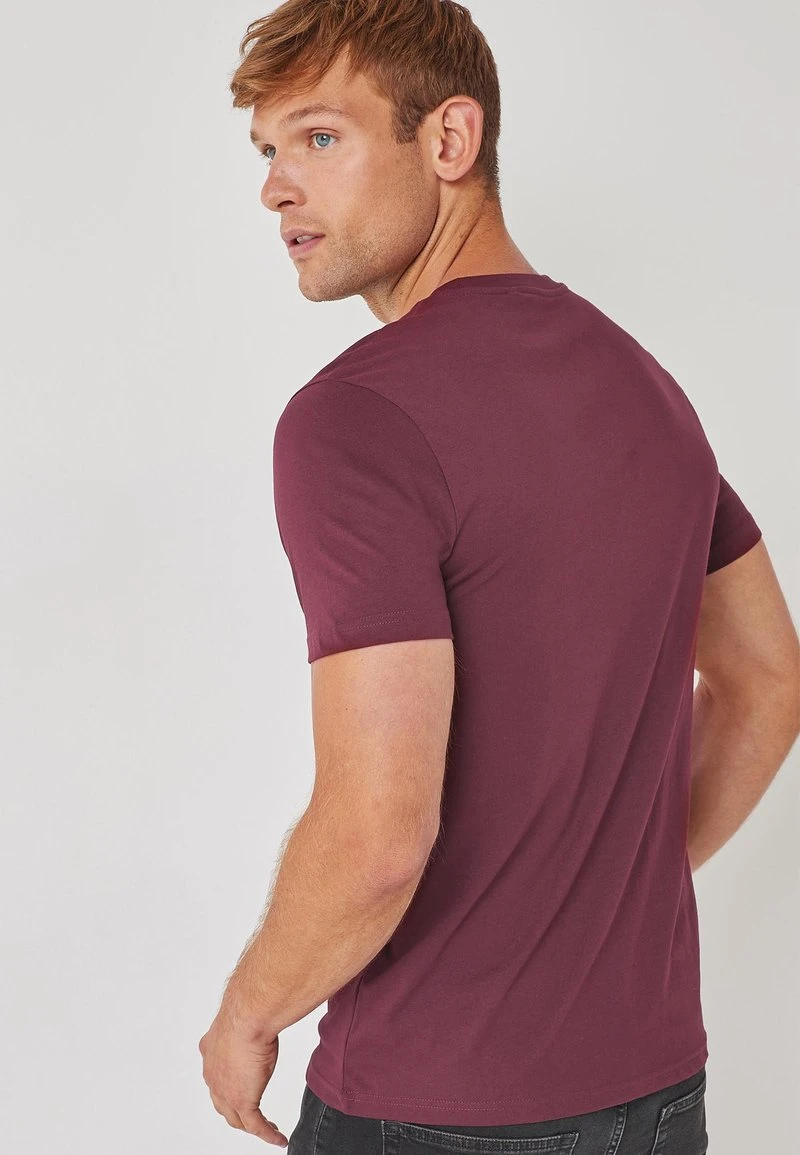 Next T-Shirt Basic - Red | Herren 2 Next T-Shirt Basic - Red | Herren – Bild 2