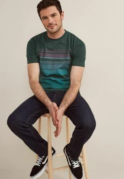 Next GRAPHIC - T-Shirt Print - Green | Herren -Next Verkäufe 2022 eb0cd2d5ae494deaad63600fa21ecfc0