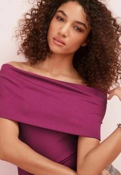 Next T-Shirt Print - Berry Red | Damen 8 Next T-Shirt Print - Berry Red | Damen -Next Verkäufe 2022 f2975f02af2e4fa3a51da64bf301b476