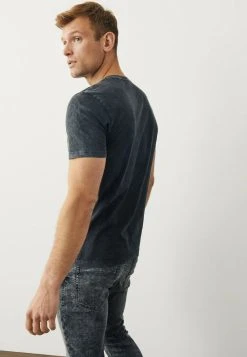 Next LICENCE - T-Shirt Print - Mottled Anthracite | Herren 8 Next LICENCE - T-Shirt Print - Mottled Anthracite | Herren -Next Verkäufe 2022 fc6eec830fc149739137ac745b5b8a7a